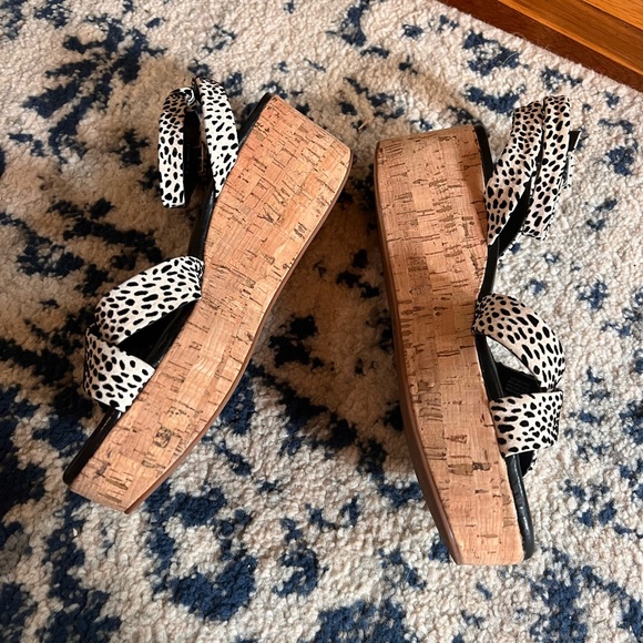 NWOB Gianni Bini Zeeah Cheetah Print Suede Leather Upper Cross Band Cork… - Picture 4 of 5